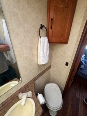 2013 Coachmen Freelander 23' Class C - Image 4