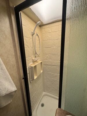 2013 Coachmen Freelander 23' Class C - Image 5