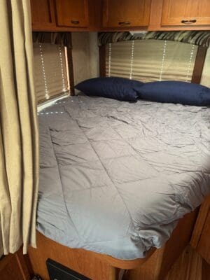 2013 Coachmen Freelander 23' Class C - Image 7
