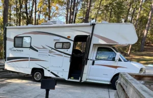 2013 Coachmen Freelander 23' Class C - Image 11