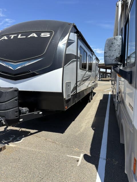 2023 Dutchman Atlas 29' Trailer - Image 2