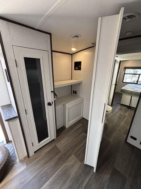 2023 Dutchman Atlas 29' Trailer - Image 21